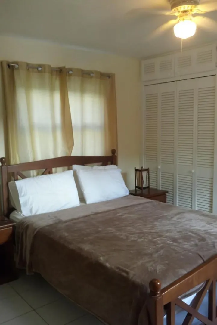 Amaryl Apartment 2 Christ Church
